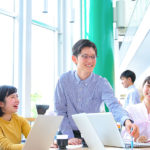 空前の副業ブーム!知っておきたい副業のメリットや気をつけるべきこと